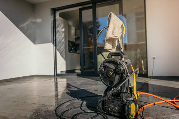 Best Gutter Cleaning and Brightening in Lone Tree, IA